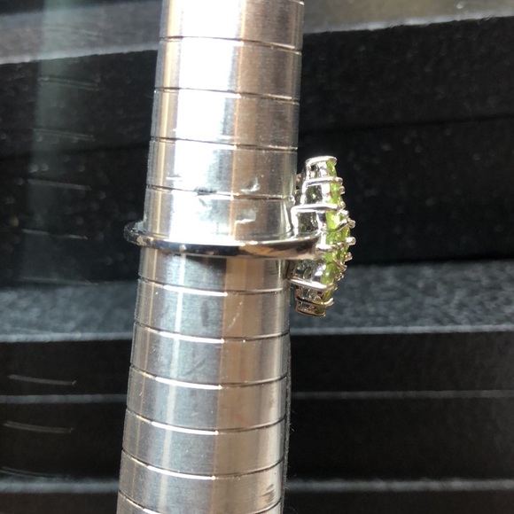 Peridot Cluster Ring Sterling Silver Single Band Ring Sz 6-3/4 - Picture 14 of 17